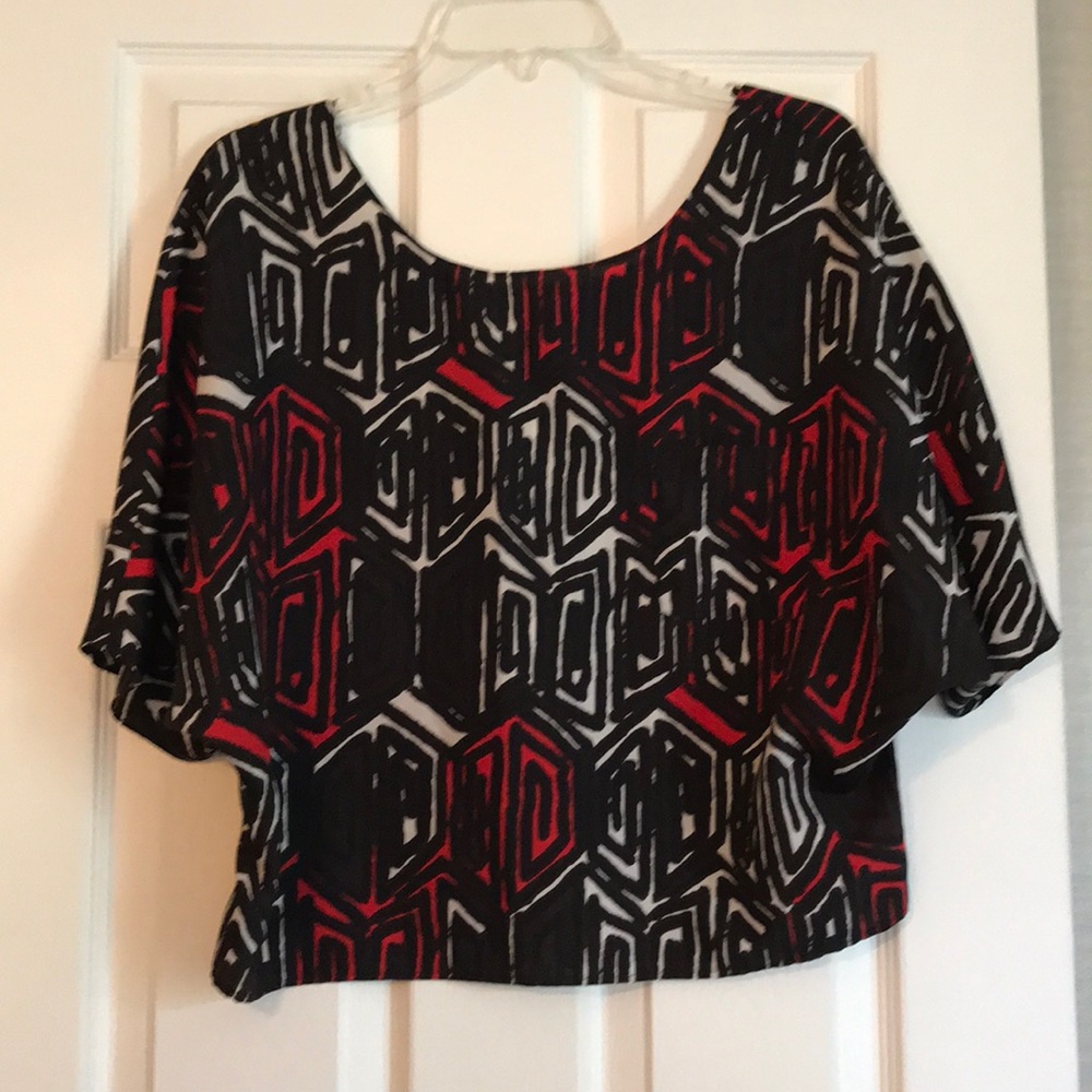 Aztec pattern scoop neck top